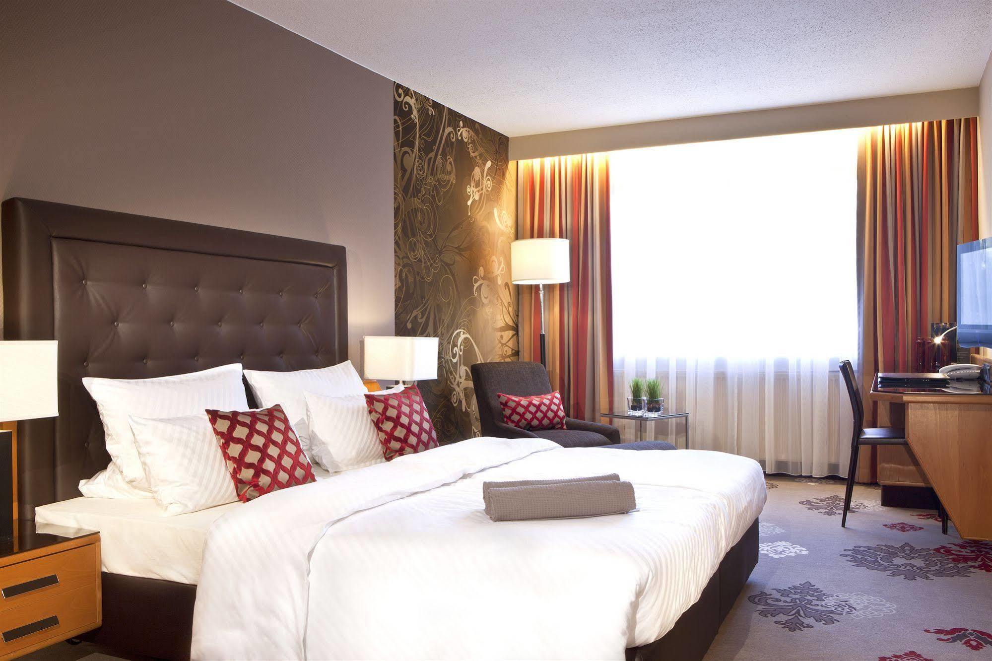 Der Heidehof Conference & Spa Resort Gaimersheim Dış mekan fotoğraf